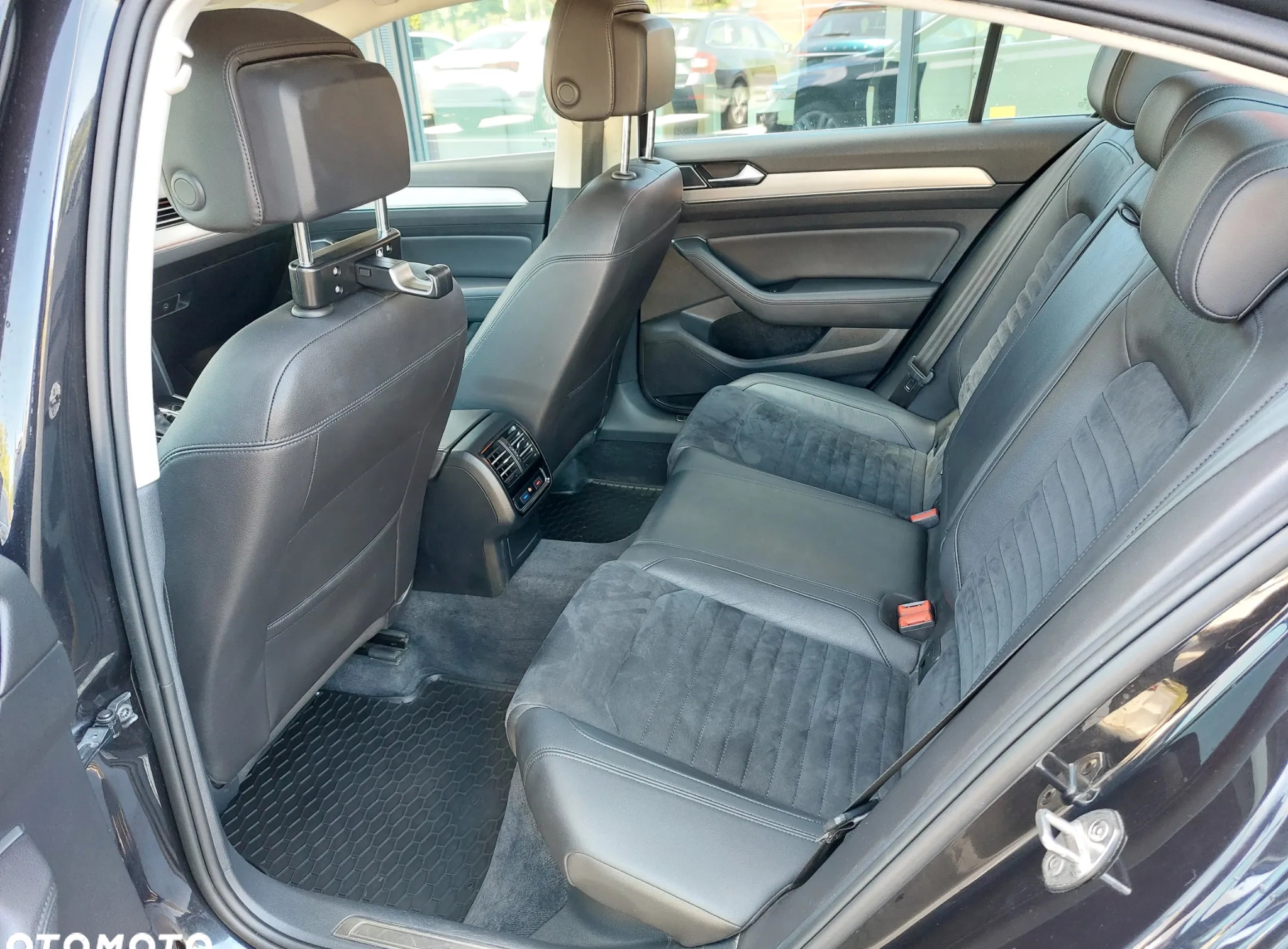 Volkswagen Passat cena 74900 przebieg: 170155, rok produkcji 2016 z Zwoleń małe 631